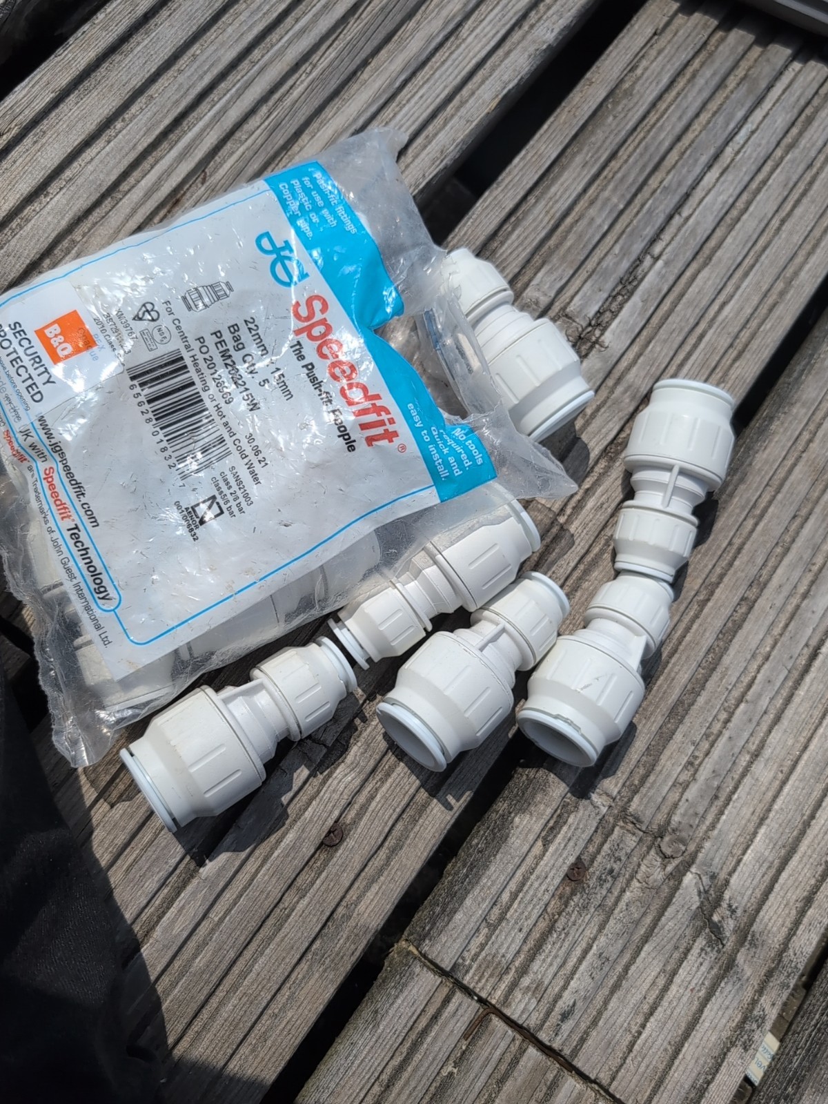 12 x 22mm x 15mm Pushfit Reducing Coupling John Guest Speedfit PEM202215W