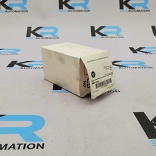 Allen Bradley 800T-D1D1 30mm Momentary Push Button
