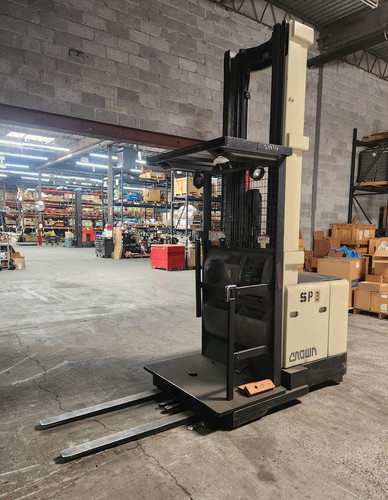 Crown SP 3000 Stockpicker Stand Up Forklift Lift Truck Order Picker 300" 25'