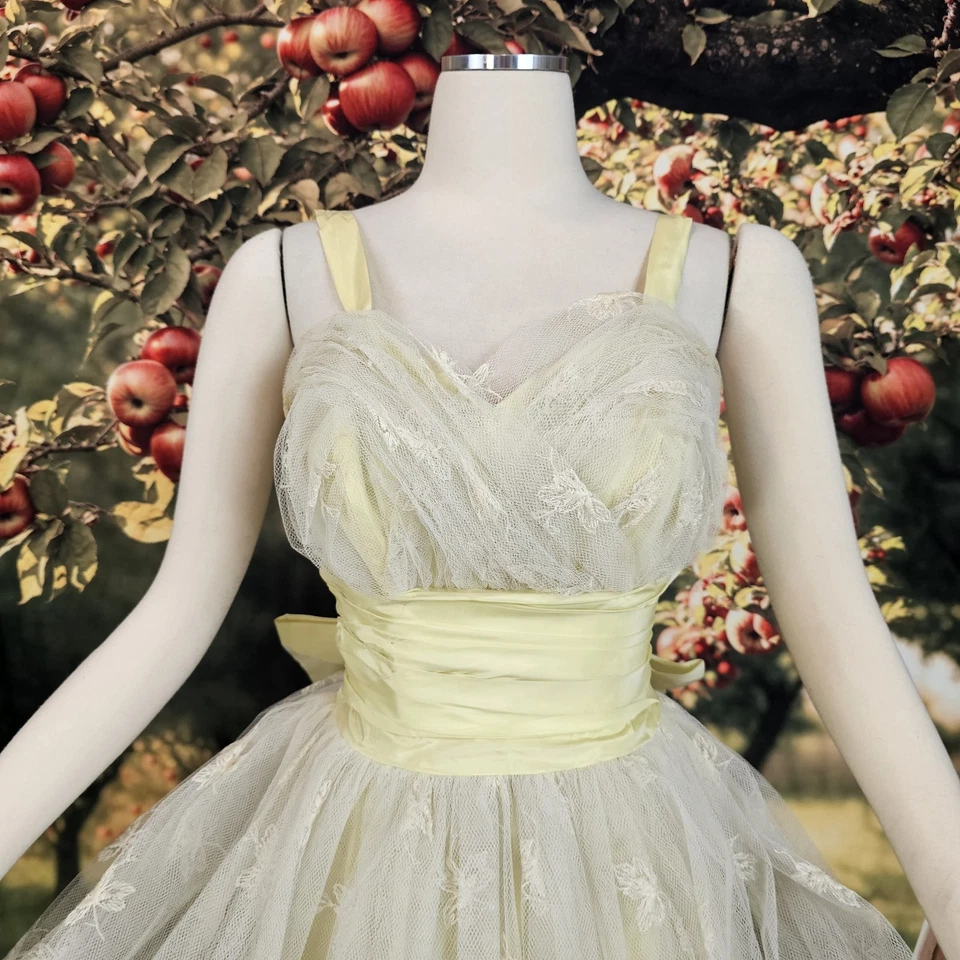 Vestido Vintage Años 50 Correas de Espagueti Amarillo Tul Tafetán Lazo Bordado Floral Foto 4 de 4