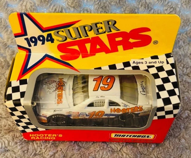 RARO! Matchbox Superstars 1994 Loy Allen #19 Hooters Ford 1/64 NASCAR diecast Foto 2 de 4