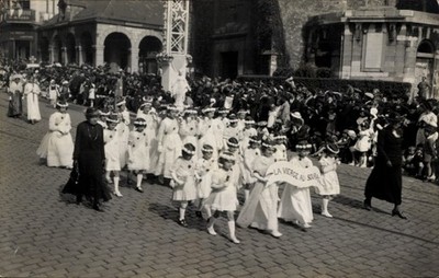Photo Postcard Boulogne sur Mer Pas de Calais, Festival, Marching Children - 4304746