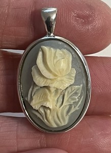 Vintage 925 Sterling Silver Blue Agate Cameo Blooming Rose Pendant