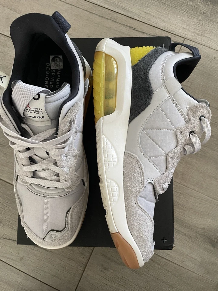 Usado EXCELENTE ESTADO Talla 9.5 - Jordan MA2 Gris Amplio - CV8122-002 Foto 2 de 4