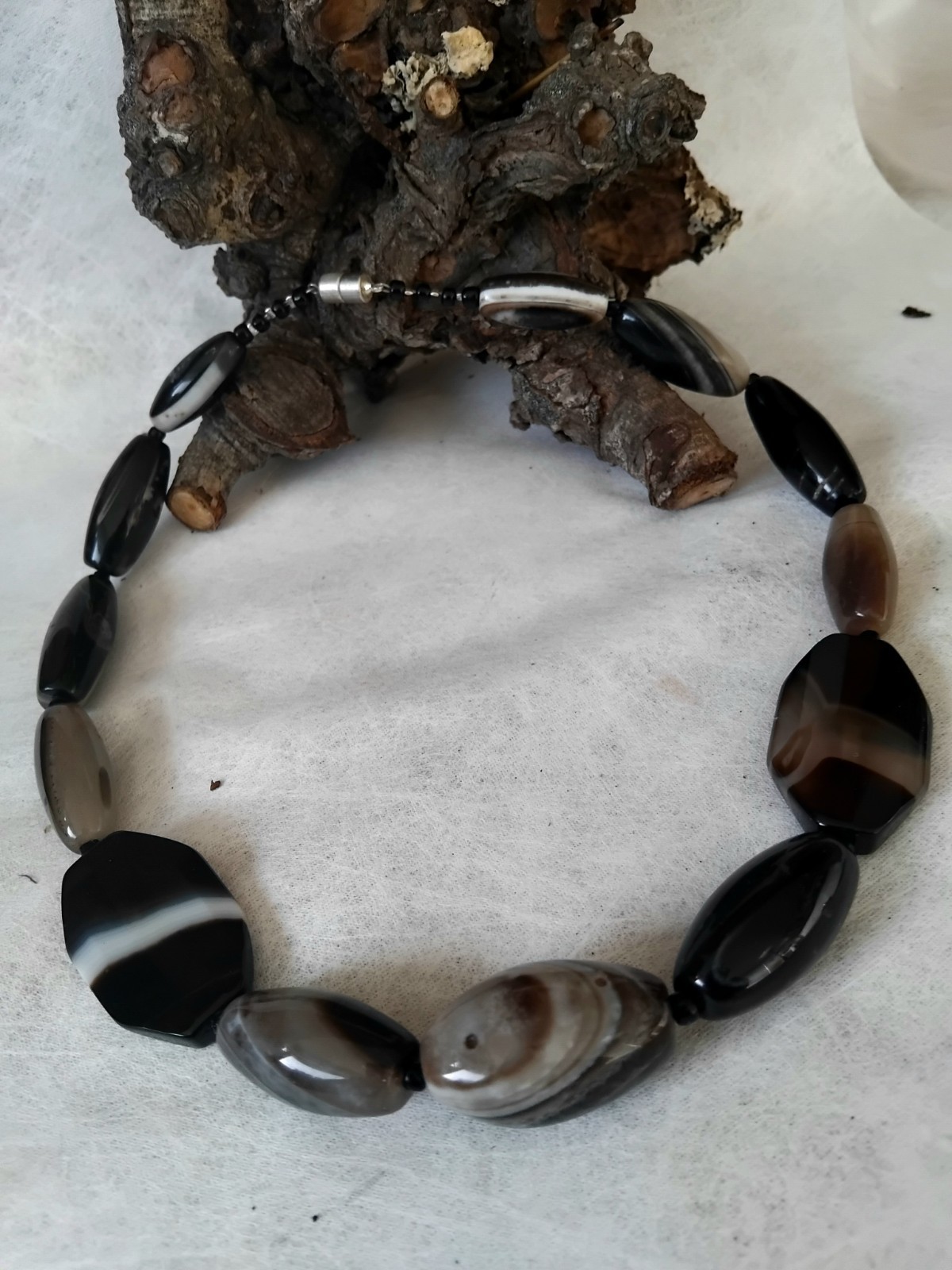 Collier en sardonyx et onyx, bijou en pierres naturelles pour chasser le stress