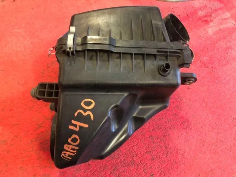 SATURN VUE 2004-2007 3,5 L Limpiador de admisión de aire Filtro Carcasa Conjunto OEM Foto 3 de 4