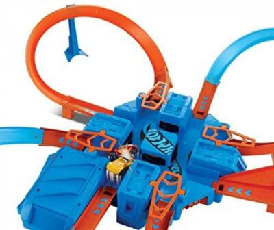 Hot Wheels Criss Cross Crash Motorized Track Set 4 High Speed