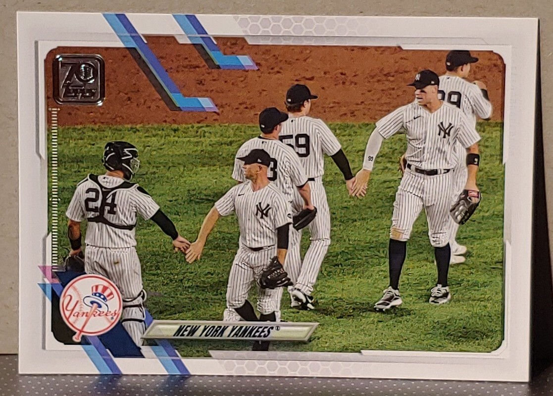 2021 Topps Series 1 New York Yankees Team Card #39 Baseball