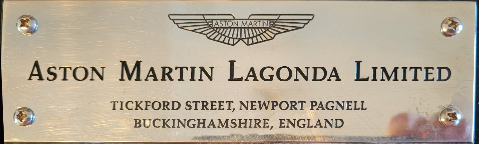 Aston Martin Vantage V600 badges 