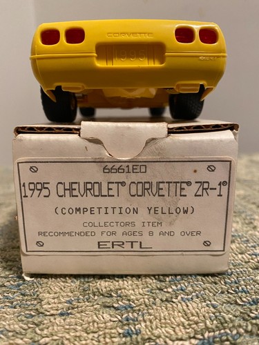 Chevrolet Corvette ZR-1 1995 escala 1/24 AMT/Ertl modelo amarillo de promoción - Imagen 6 de 20