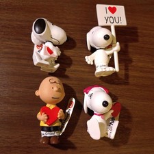Schleich Peanuts Figure Snoopy Charlie Brown Bell
