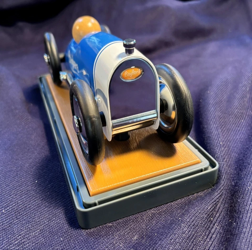 "Bugatti-esque" 1930s Art Deco Blue Baghera Roadster High Quality Metal Toy Car - Image 3 of 4
