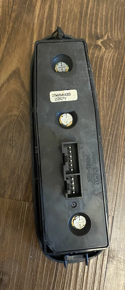 00-05 Buick Lesabre Master Power Window Switch Driver Left Door OEM 1072980 - Image 2 of 2