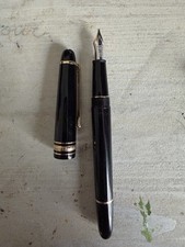 Montblanc Meisterstück Classique Gold-Coated Fountain Pen 14K Nib Black