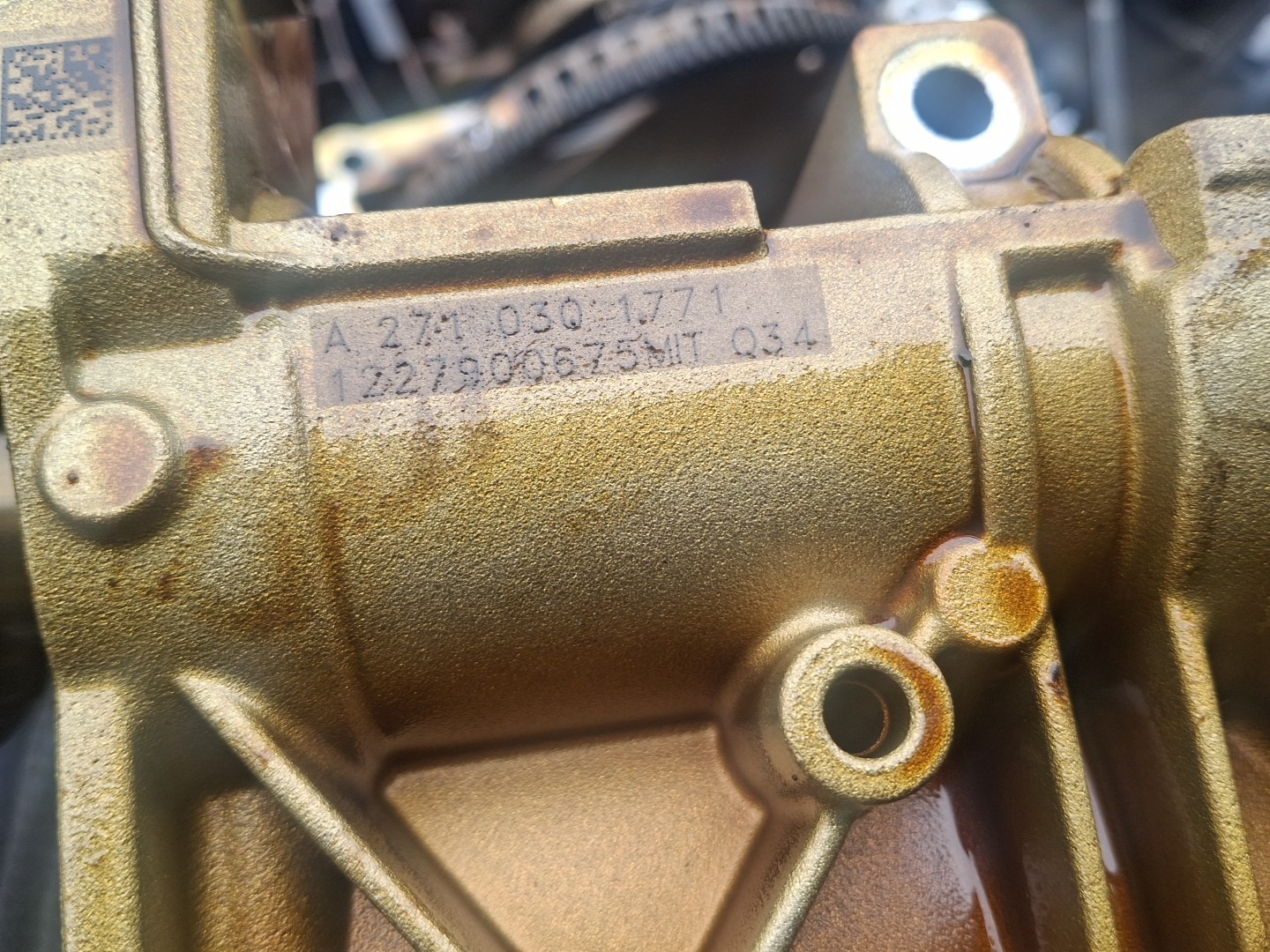 OEM 12-15 Mercede W204 C250 SLK250 M271 Balance Shaft Housing Oil Pump OEM