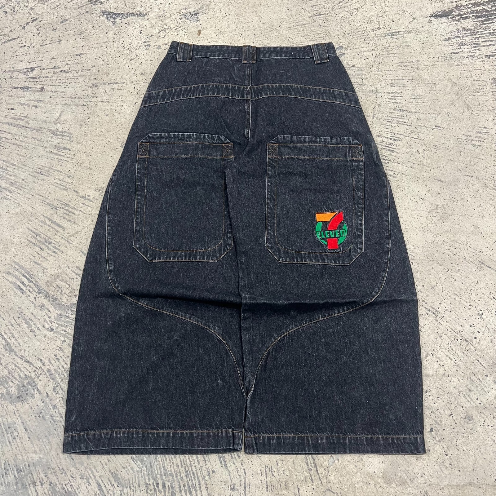 JNCO Style 711 Jeans 32 x 30 Swindler Embroidered Baggy Skater Denim Dark Gray