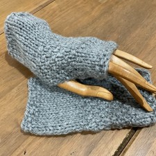 Fingerless Gloves Wrist Warmers Hand Knitted Mittens Soft Grey New
