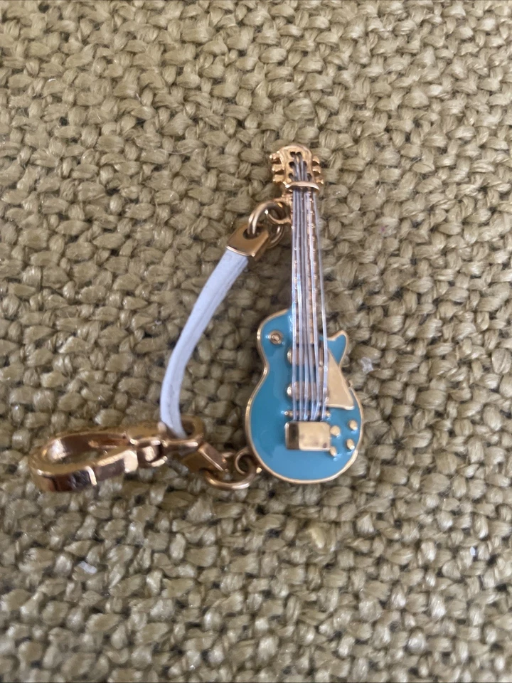 ¡Dije de guitarra eléctrica azul Juicy Couture de colección difícil de encontrar! ¡Raro! Foto 2 de 4