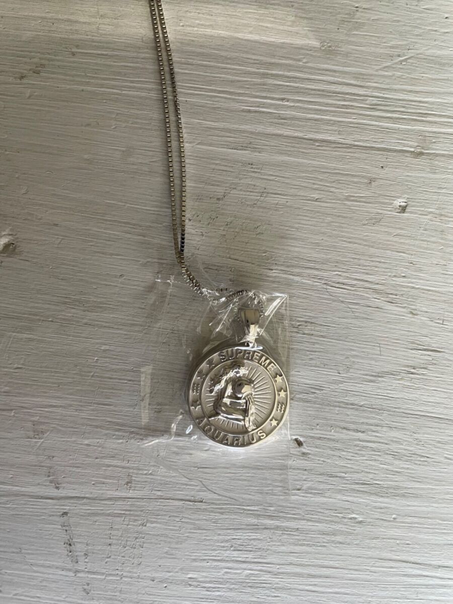Supreme x Jacob & Co. Zodiac Aquarius Pendant Sterling Supreme x Jacob & Co. Zodiac Aquarius Pendant Sterling