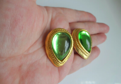 Vtg Signed CRAFT Gold Pl Mogul Cabochon Green Gripoix Drop Clip-On Earrings 