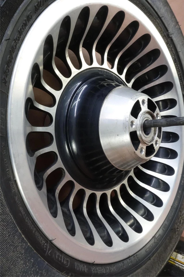 Harley Davidson Road King 2007-2011 FLHR llanta trasera Dunlop 180/65 B16 Foto 4 de 4