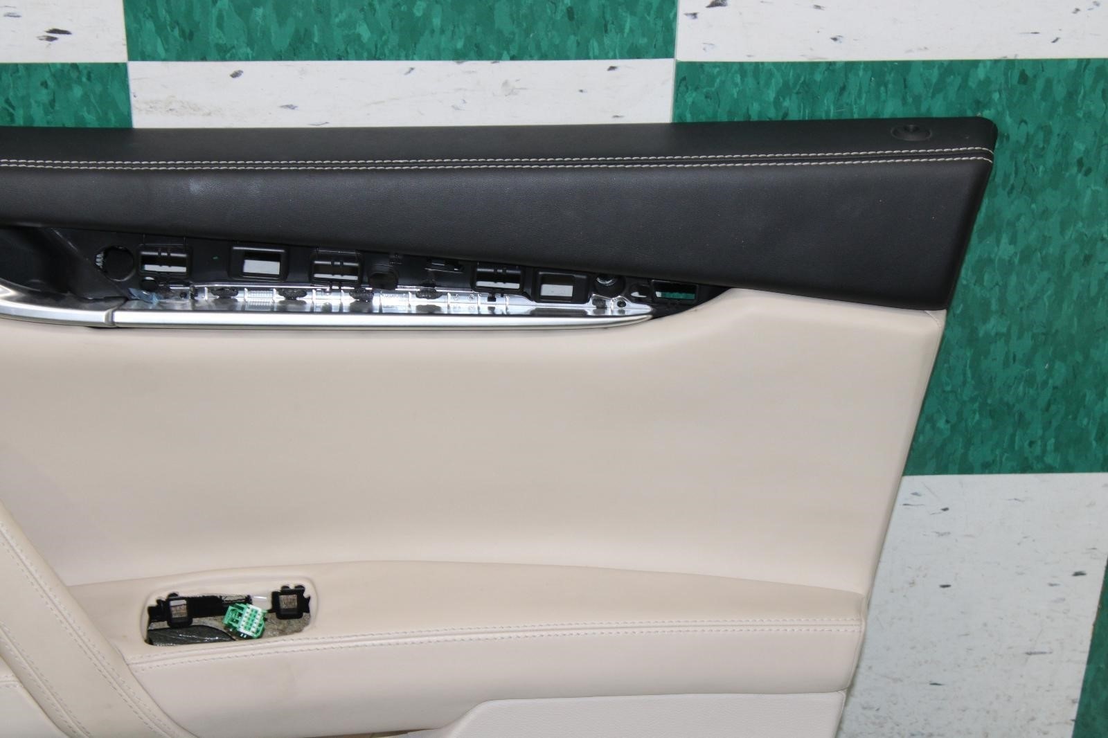Maserati Ghibli 2014-2017 Front Right Door panel Tan