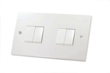 Switch White Quadruple Light 4 Gang 2 Way 8.5x14.5cm 10 Amp Selectric LG204