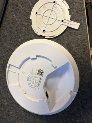 Ubiquiti Networks UAP-AC-LITE Dual Radio Access Point
