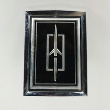 Nos 1979 Oldsmobile Cutlass Emblem Gm 559920 Black Silver Rocket Header Panel