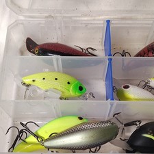 Lot de leurres de pêche à appât dur pour tous les poissons d'eau douce, 16 pièces avec boîte d'attache
