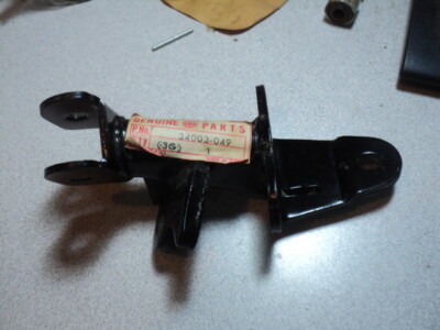 1972-2001 KAWASAKI KE G5 100 LH FOOTREST HOLDER STEP NOS OEM 34003