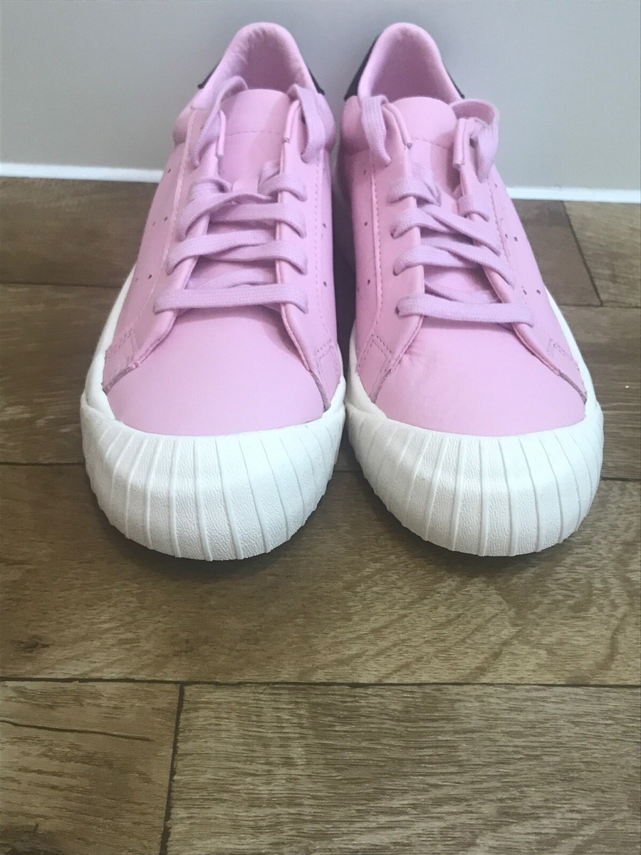 adidas everyn pink