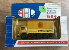 American Highway Legends AHL Gold Medal Flour Mack CJ Box Truck 1:64 Scale