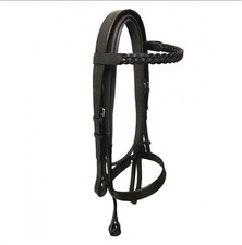 WORKING HUNTER HUNT SHOWING BRIDLE WITH PLAITED BROWBAND C/W REINS