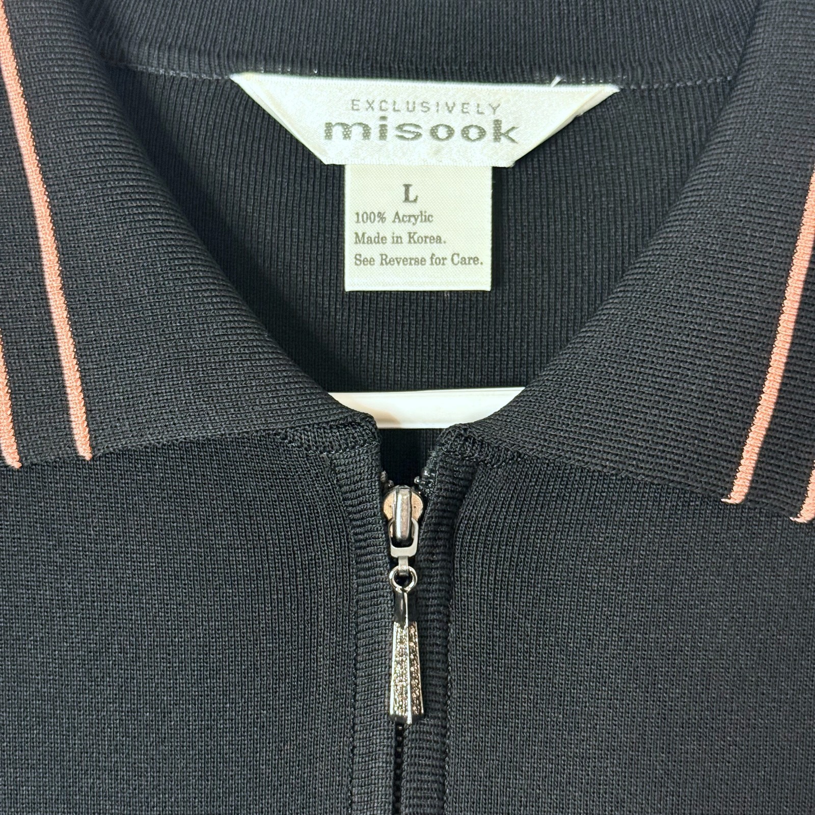 EXCLUSIVELY MISOOK Collared Full Zip Shoulder Pad… - image 2