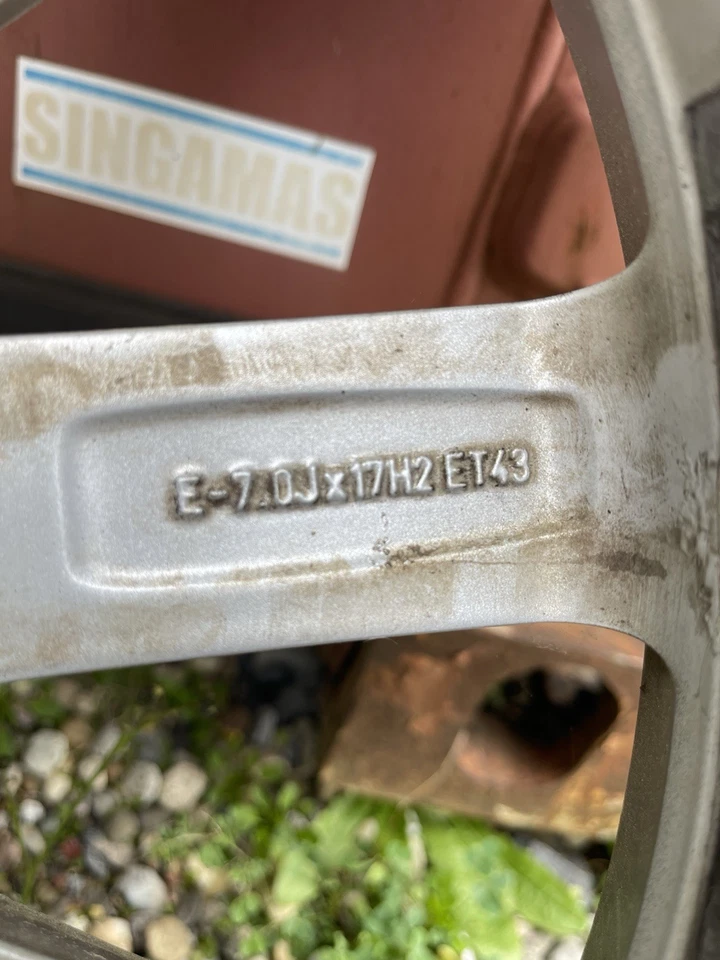 Original Audi Alufelgen Mit Winterreifen 235 55 R17 - Bild 4 von 4