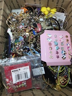 HUGE 11 LBS. REPURPOSE REPAIR CRAFT PARTS JUNK JEWELRY LOT J10
