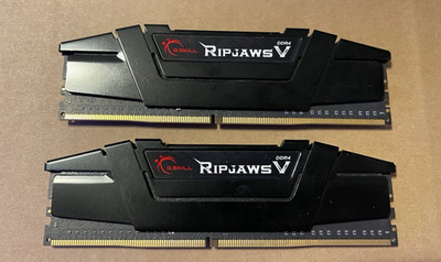 G.SKILL Ripjaws V 32GB (2x16GB) DDR4-4000 DIMM Intel XMP 2.0 F4-4000C18D-32GVK