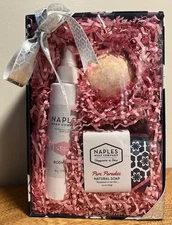 NIB Naples Soap Company Pure Paradise Body Oil/Soap/Bath Bomb Gift Set