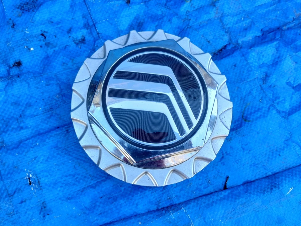 Calota central 1992 Mercury Grand Marquis 15" aro de roda de liga leve muito bom estado - Imagem 2 de 4