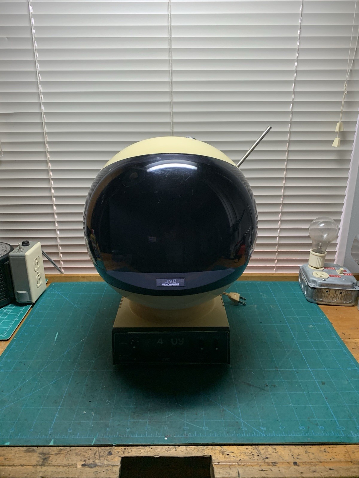 JVC 3241 Videosphere Clock Television Vintage