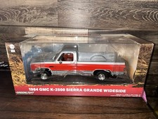 1/18 Greenlight , GMC K-2500 Sierra Grande Wideside - 1984 - silver / red .