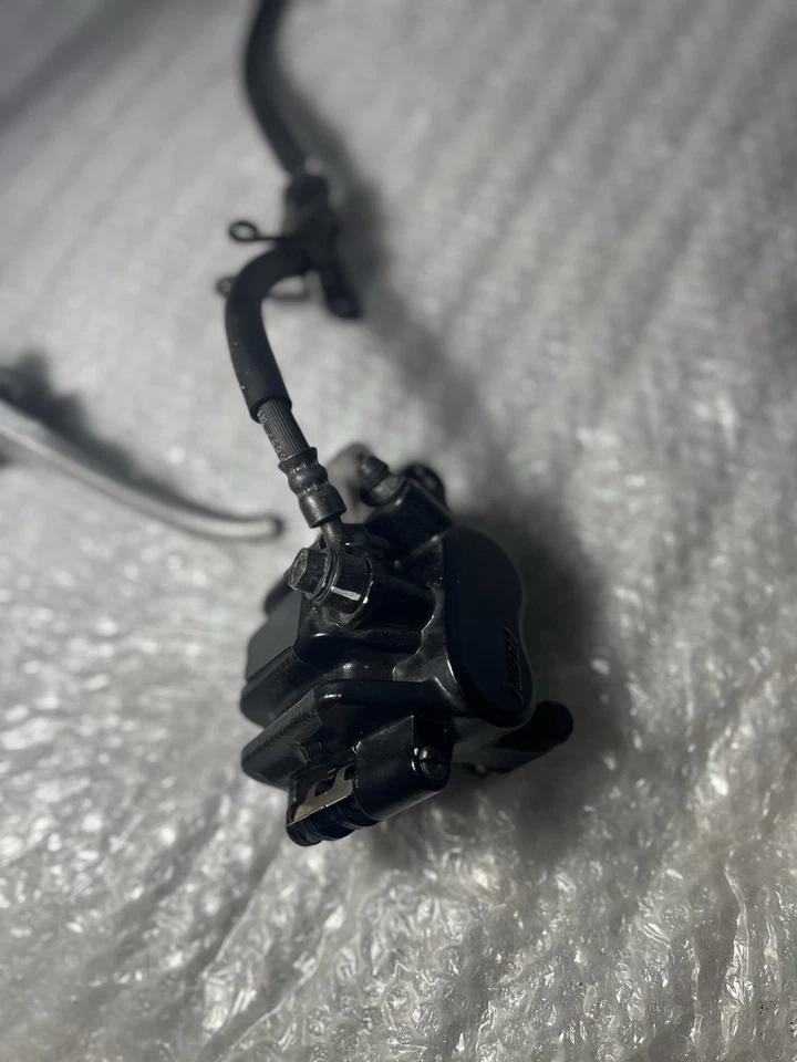 2015-2022 Honda CBR 300 CBR300R pinça de freio dianteiro, alavanca, reservatório, linha OEM - Imagem 2 de 4