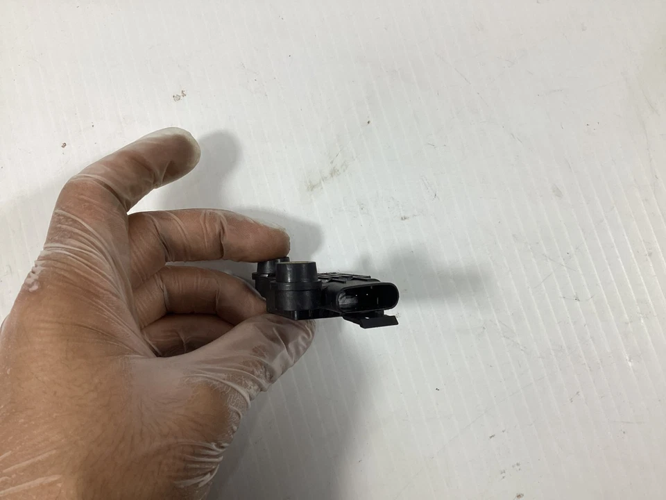 2003-2005 Mercedes-Benz ML350 Front Left Side Sensor A1638200226 OEM . - Image 2 of 4