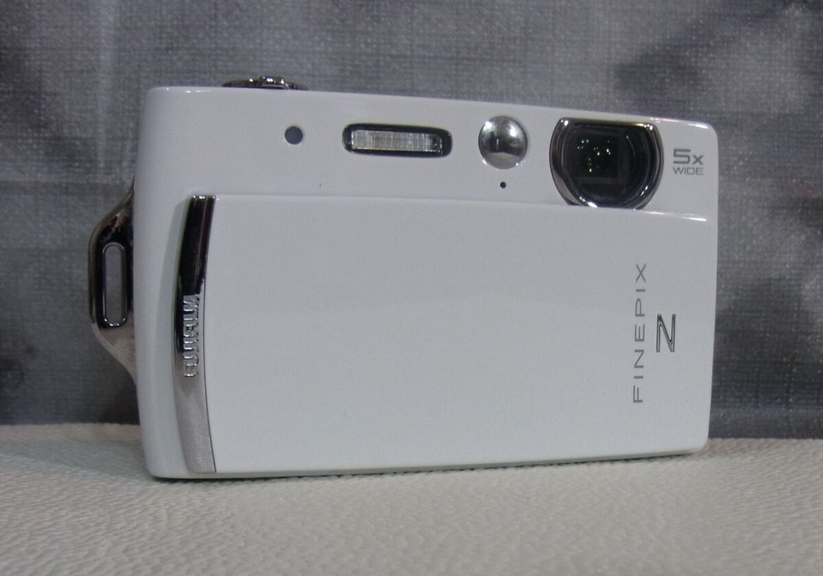 Fujifilm FinePix Z110,White,EXC 14MP,5x,f/3.9,2.7inch from Fujifilm FinePix Z110,White,EXC 14MP,5x,f/3.9,2.7inch from