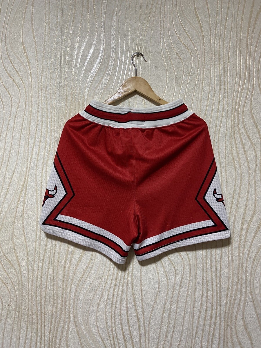 CHICAGO BULLS VINTAGE BASKETBALL SHORTS CHAMPION NBA RED sz