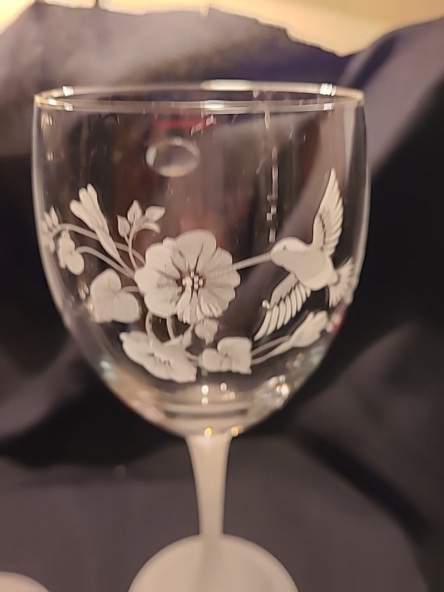 AVON バラ彫刻ガラスセット 2 Avon 24% Lead Crystal 8.25” Hummingbird Etched Wine