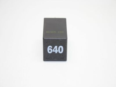 Audi A4 8E B7 Relais Servotronic Steuergerät Servolenkung 8E0907307D 8E0907307F