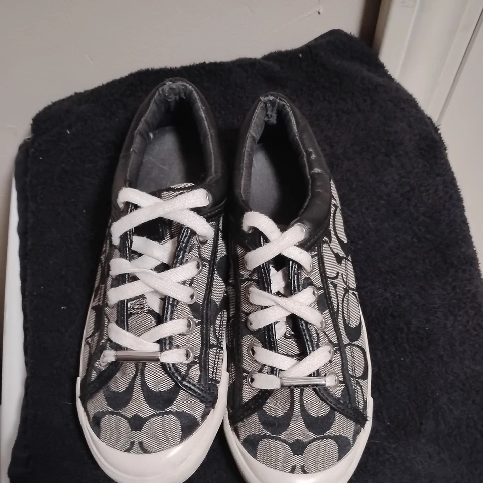 Zapatillas para mujer Coach Signature Francesca negras/grises/blancas, talla 6,5 Foto 4 de 4