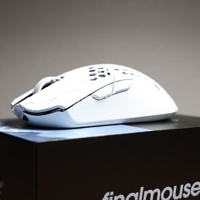 Finalmouse ULX Frostlord Small x/10,000 Limited Edition - New